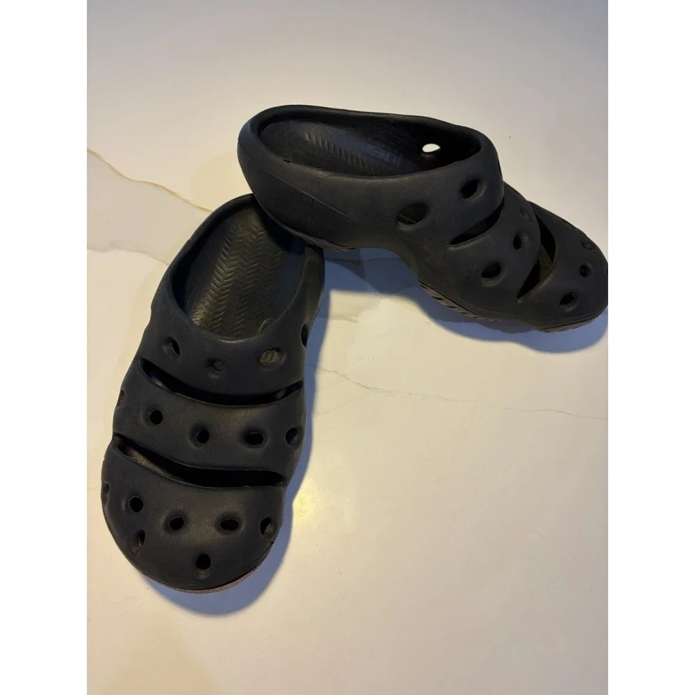 Keen Yogui Magnet Black Slip on Clog Men's US Size 8 Model 1024633
